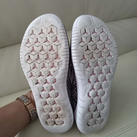 Nike shoes - Picture 5 of 7